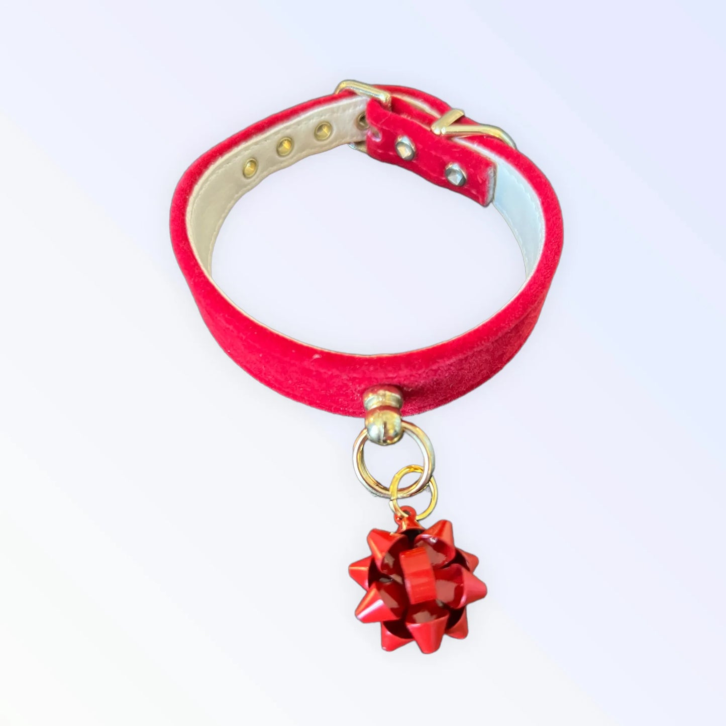 Holiday Velvet Gift Wrap Bow Dog Collar - Festive and Comfortable