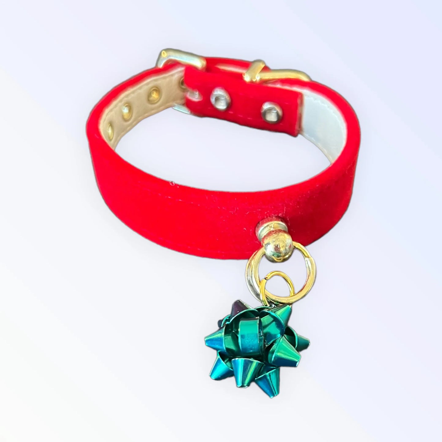 Holiday Velvet Gift Wrap Bow Dog Collar - Festive and Comfortable