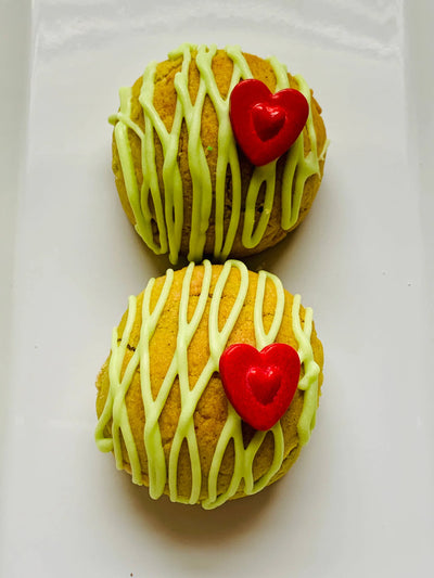 Grinch Cakeball Dog Treat - Cinnamon & Honey Delight