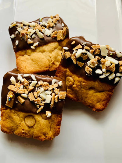 Peanut Butter Bark Bar Dog Treat - Peanut Butter Cookie with Carob