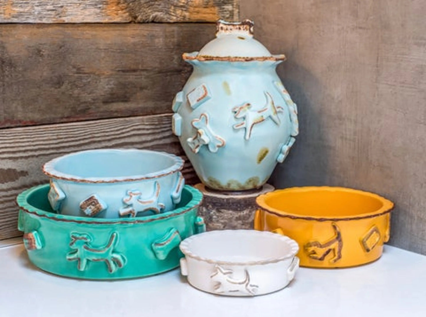 Carmel Ceramica Dog Food/Water Bowl - Durable and Convenient