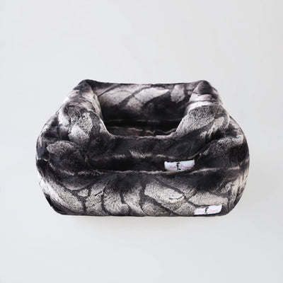 Deluxe Dog Bed: Luxurious Comfort for Your Pup